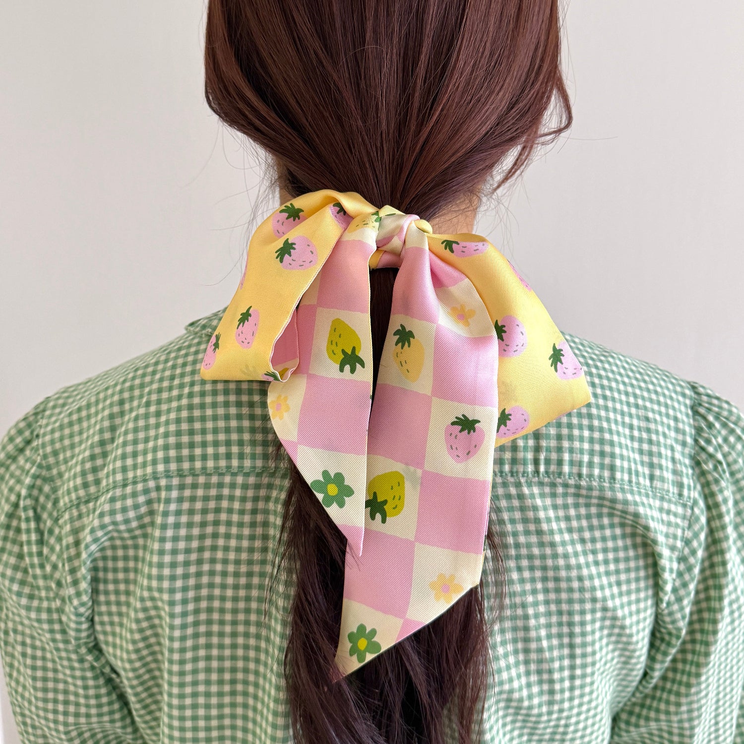 Summer Strawberries and Checkers twilly silk scarf for an easy and breezy look 